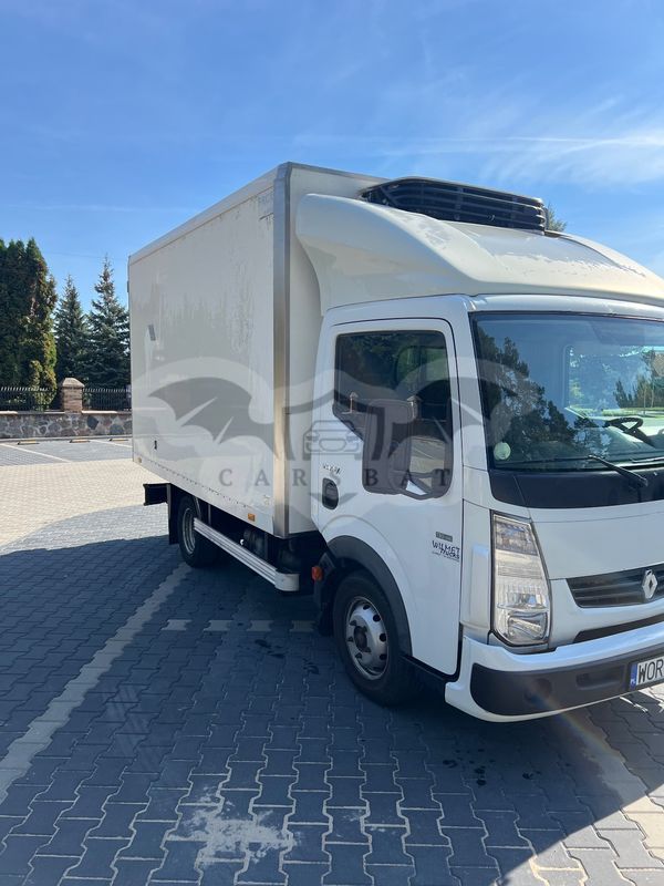 Renault Maxity 2011