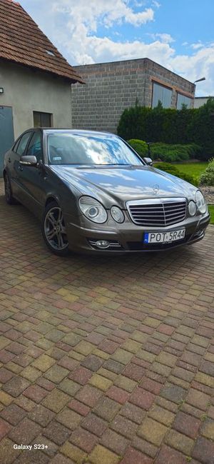 Mercedes-Benz E W211 2008
