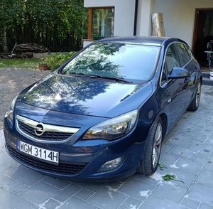 Opel Astra J IV 1.6 T Sport 2009