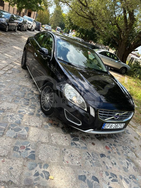 Volvo S60 II D3 2011
