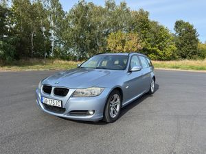 BMW 3 Series E90/E91/E92/E93 320i Touring 2010