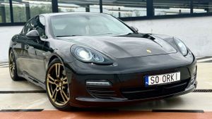 Porsche Panamera 4S 2011