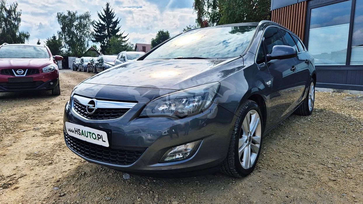 Opel Astra J IV 1.4 T Cosmo 2011