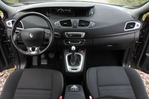 Renault Scenic III ENERGY TCe 130 S&S LIMITED 2015