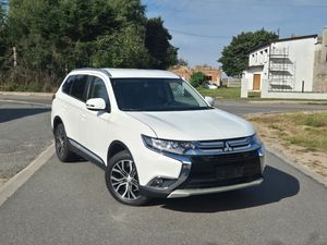 Mitsubishi Outlander III 2.2 DI-D 4WD Automatik Diamant Edition 2016