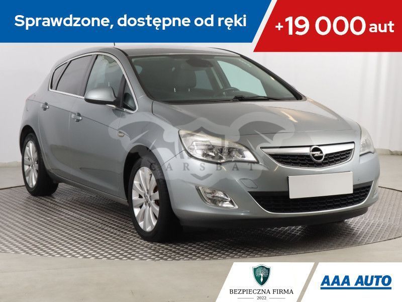 Opel Astra J 2011