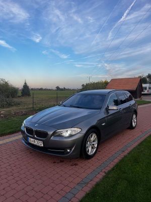 BMW 5 Series F10/F11 525d Touring 2011