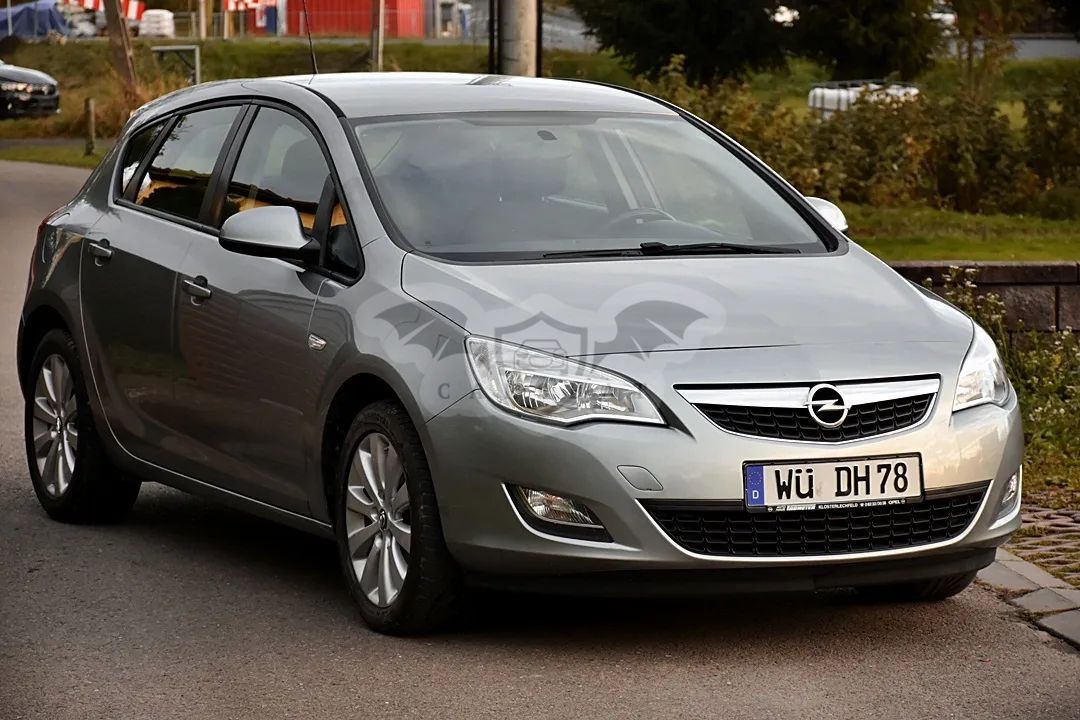 Opel Astra J 1.6 Turbo Color Edition 2012