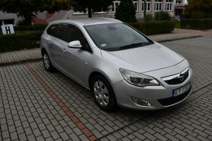 Opel Astra J 1.7 CDTI DPF Cosmo 2011