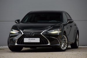 Lexus ES 300h Omotenashi 2023