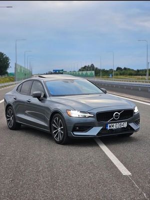 Volvo S60 III T6 AWD Momentum Pro 2021