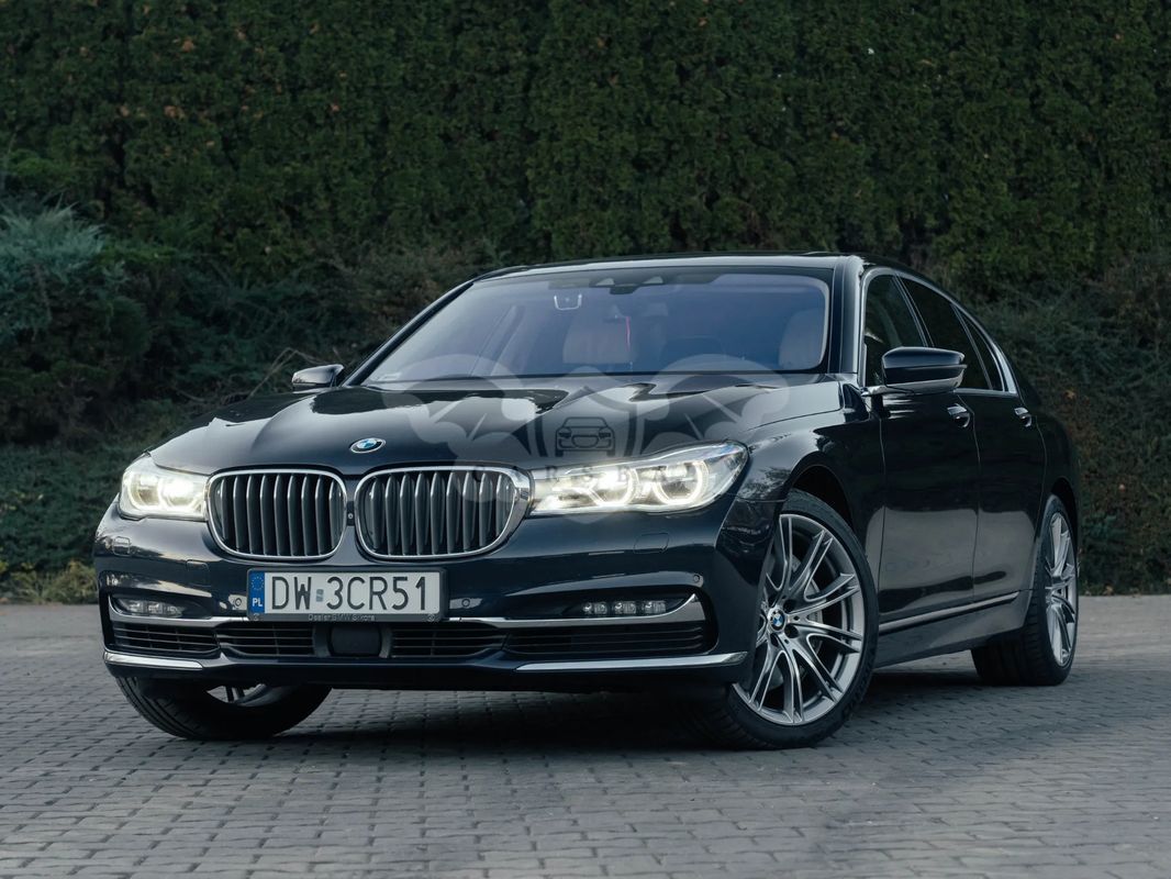 BMW 7 Series G11/12 750i xDrive 2018
