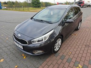 Kia Ceed II 1.6 CRDi 128 ISG SW Platinum Edition 2013