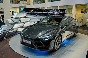 Lexus ES 300h Prestige 2026
