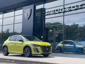 Peugeot 208 II 1.2 mHEV GT 2025