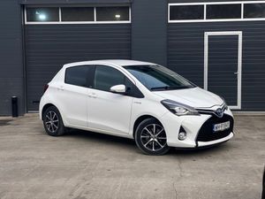 Toyota Yaris III Hybrid 100 Premium 2017