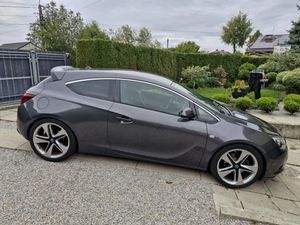 Opel Astra J 2011