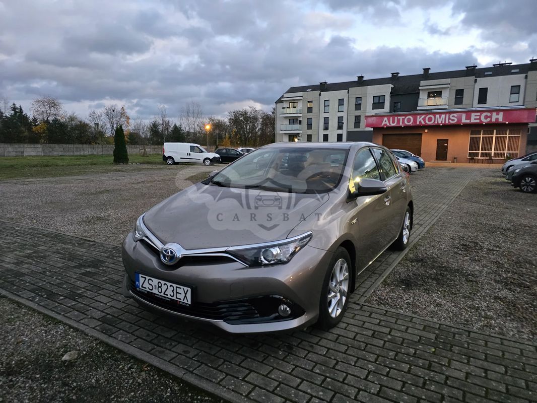 Toyota Auris II 1.8 HSD Luna 2015