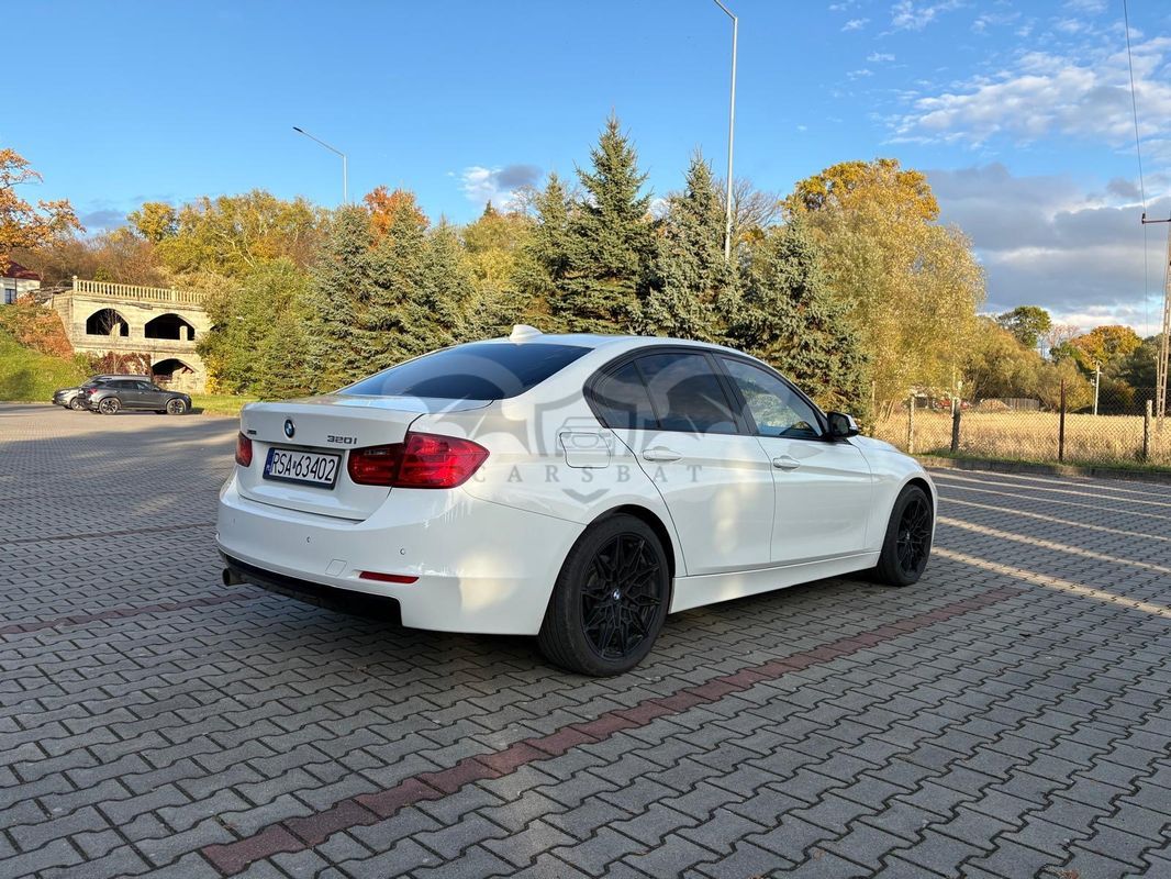 BMW 3 Series F30/F31 320i xDrive Sport-Aut Luxury Line 2013