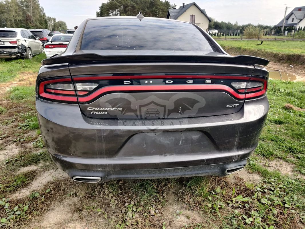 Dodge Charger ver-3-6-sxt-awd 2015