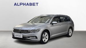 Volkswagen Passat B8 2.0 TDI EVO Elegance DSG 2022