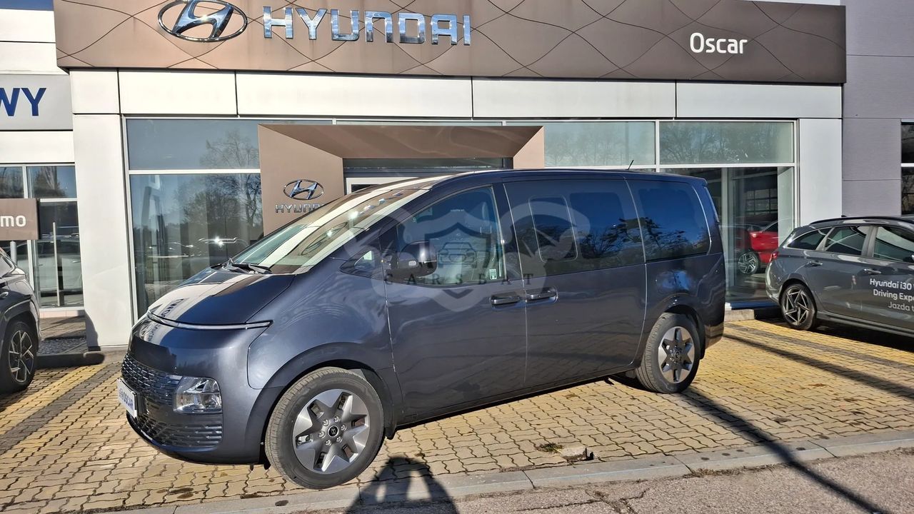 Hyundai Staria 1.6 T-GDI HEV Smart VIP 2024