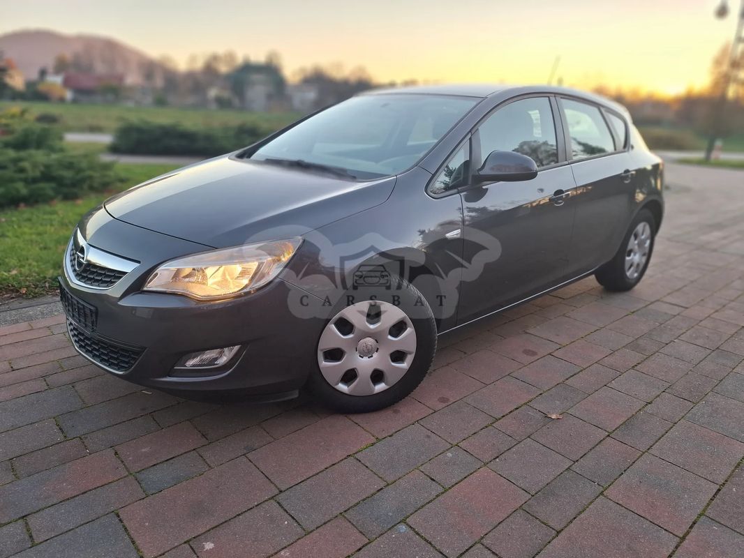 Opel Astra J 1.4 Turbo 150 Jahre 2010