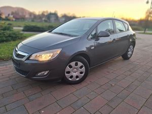 Opel Astra J 1.4 Turbo 150 Jahre 2010