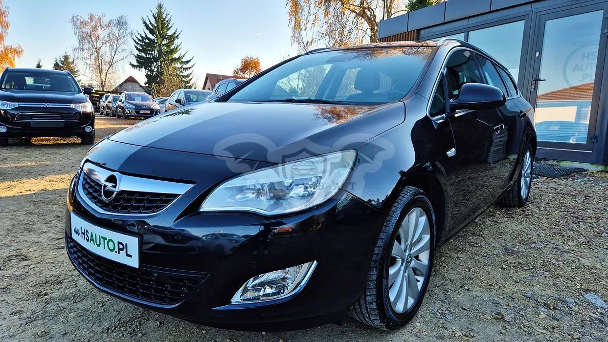 Opel Astra J 1.4 Turbo Cosmo 2011