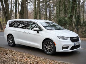 Chrysler Pacifica 2023