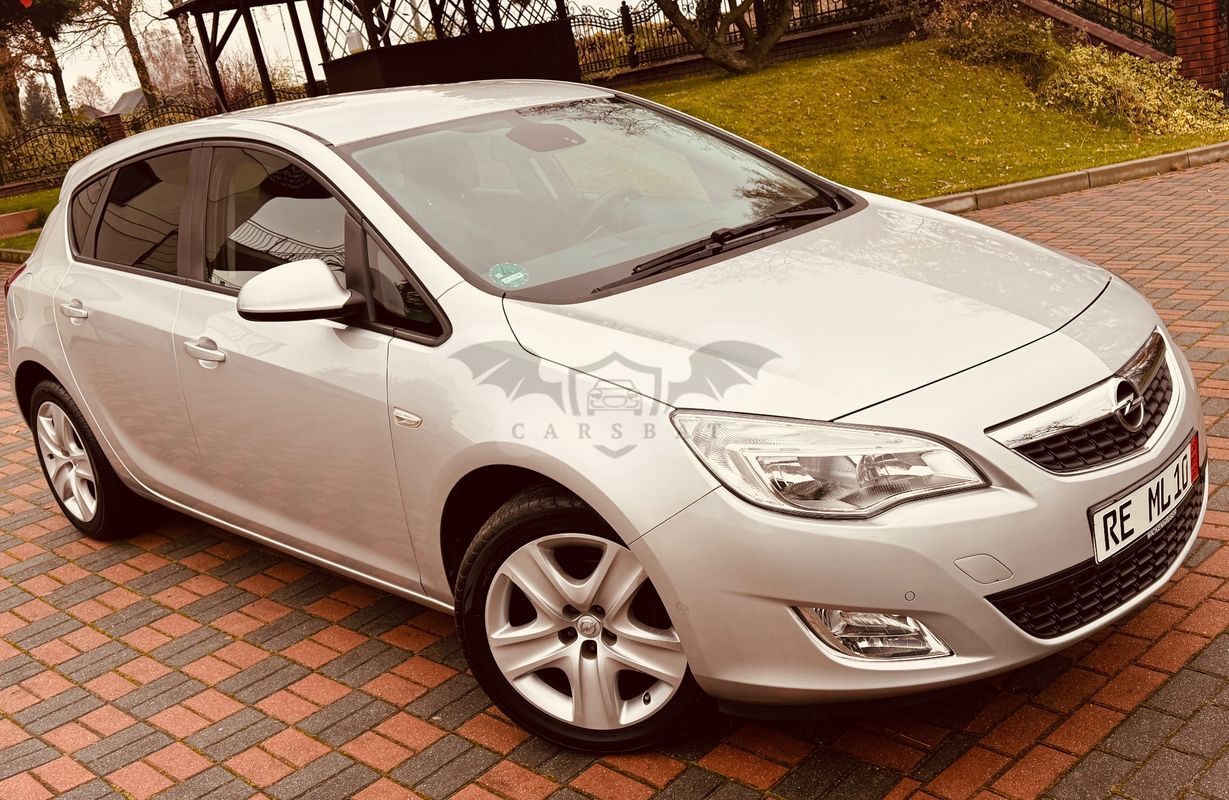 Opel Astra J IV 1.4 T Edition 150 2011
