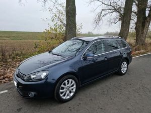 Volkswagen Golf VI 1.6 TDI DPF Highline 2010
