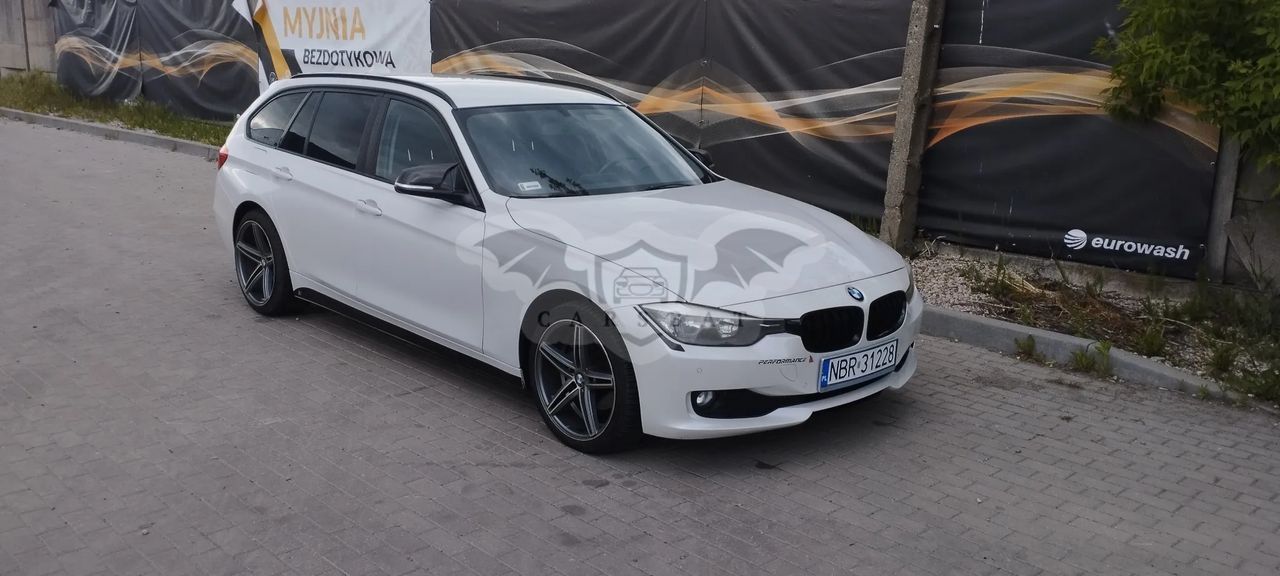 BMW 3 Series F30/F31 318d Touring 2013