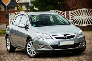 Opel Astra J 1.6 Active 2010
