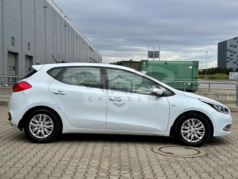 Kia Ceed II Cee'd 1.4 CRDi M 2013