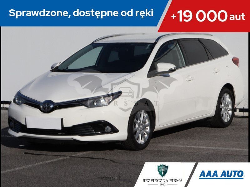 Toyota Auris II 2016