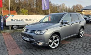 Mitsubishi Outlander III 2.0 4WD Plug-In Hybrid Top 2013