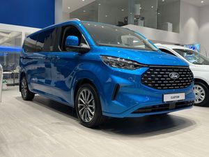 Ford Tourneo Custom 2025