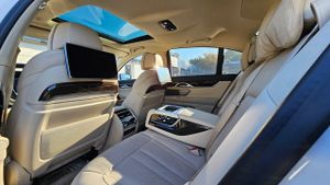 BMW 7 Series G11/12 730d xDrive 2019