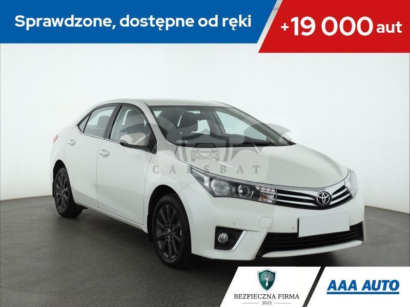 Toyota Corolla Seria E16 2015