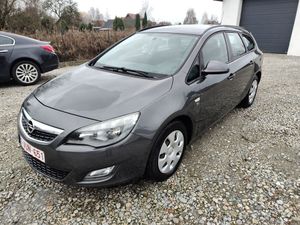 Opel Astra J 1.7 CDTI DPF 150 Jahre 2012