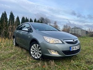 Opel Astra J 2012