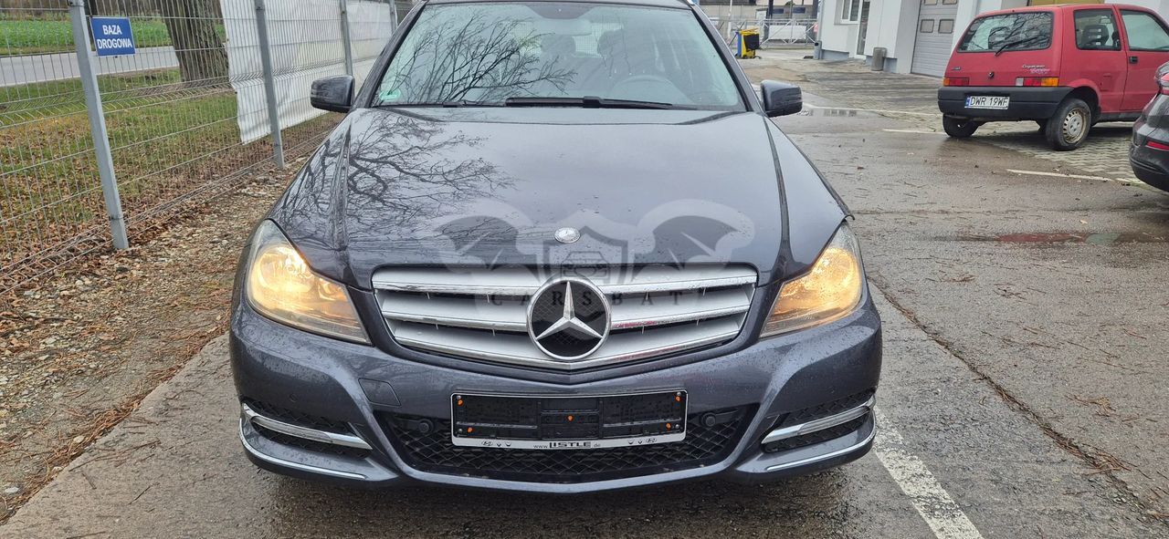 Mercedes-Benz C W204 180 CGI BlueEff Avantgarde 2013