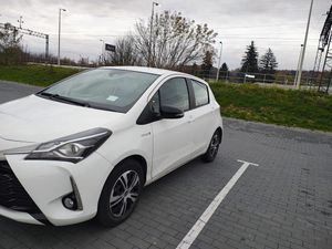 Toyota Yaris III Hybrid 100 Active 2020