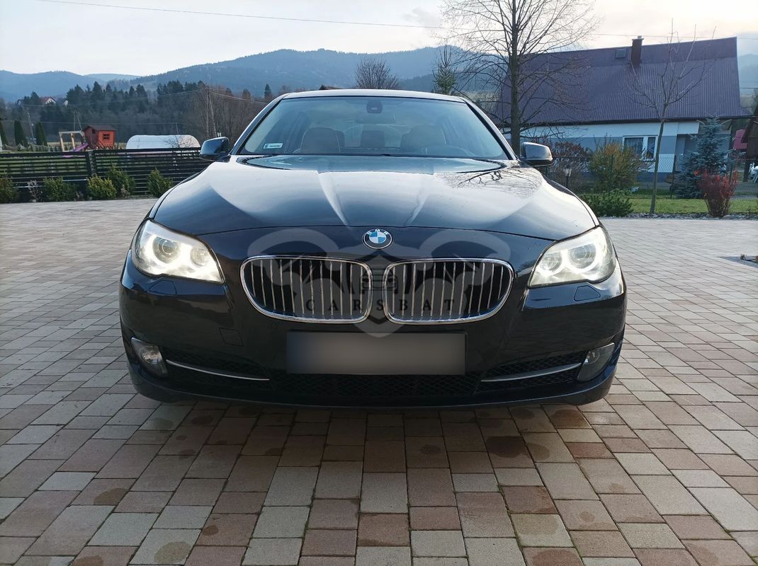 BMW 5 Series F10/F11 530d xDrive Touring 2011