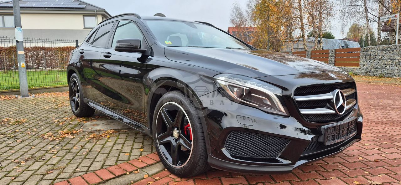 Mercedes-Benz GLA 180 7G-DCT AMG Line 2016