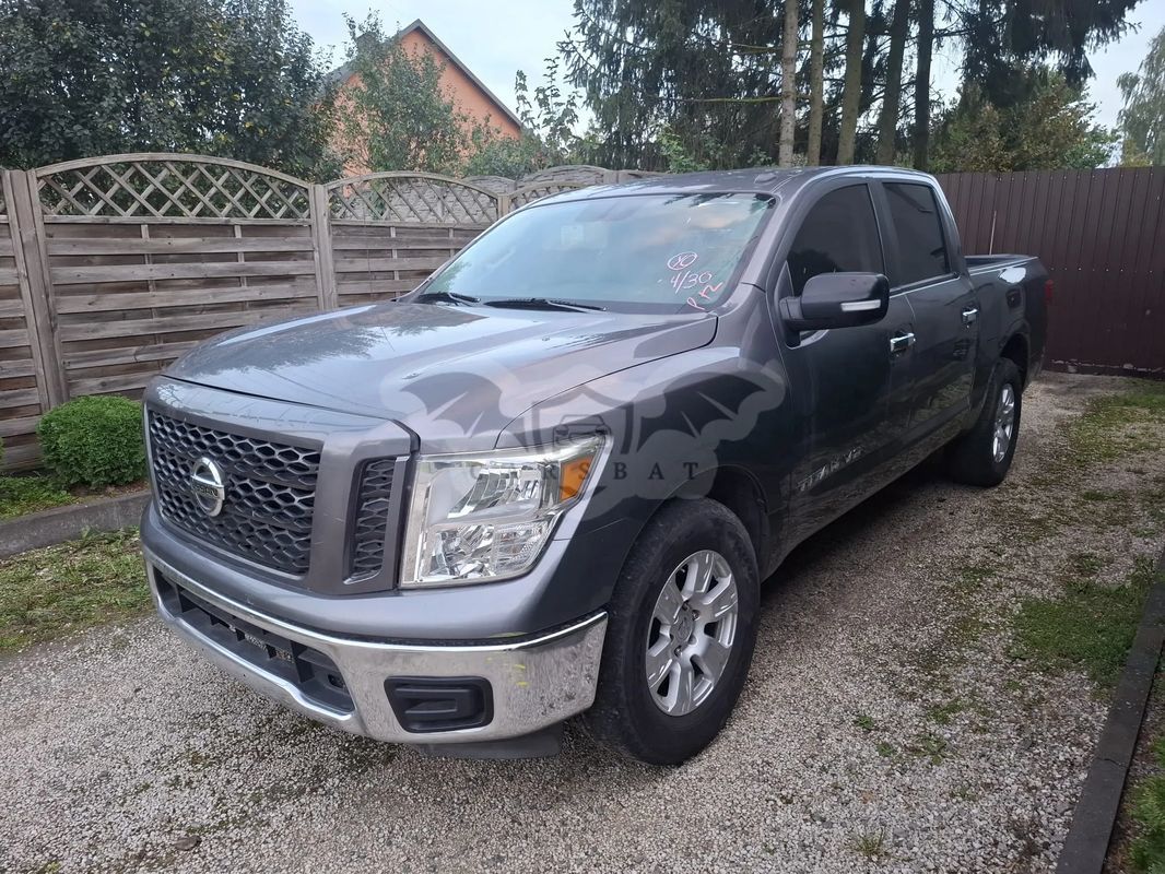 Nissan Titan 5.6 V8 SE Crew Cab 2019