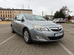 Opel Astra J III 1.6 Cosmo 2010