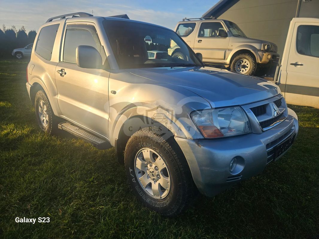 Mitsubishi Pajero III 2004