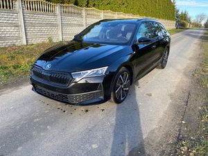 Skoda Octavia IV 1.5 TSI mHEV DSG Sportline 2025